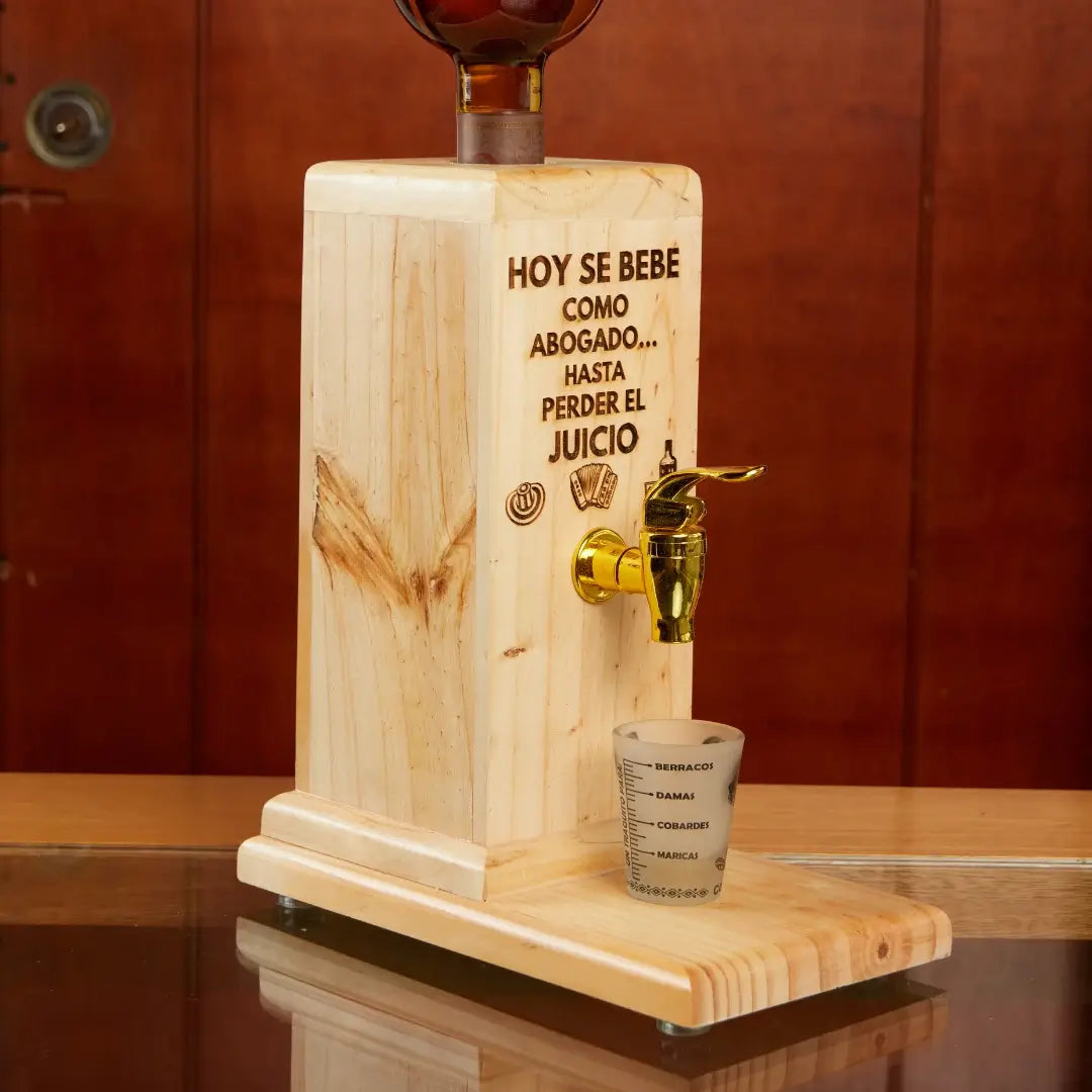 Dispensador de licor Master®: Sirve con estilo